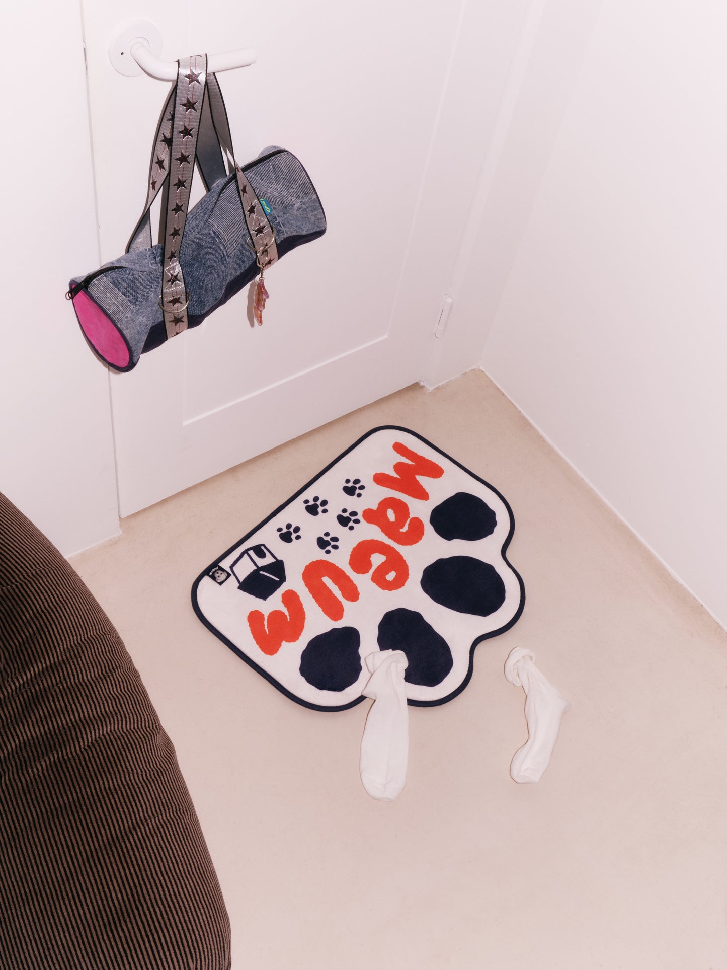 ARTIST-MADE COLLECTION BY ENHYPEN JUNGWON ] COZY RUG WITH MAEUM